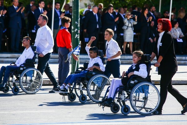 28η Οκτωβρίου: Φωτογραφίες από τη μαθητική παρέλαση στην Αθήνα