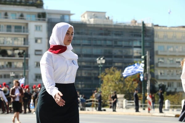28η Οκτωβρίου: Φωτογραφίες από τη μαθητική παρέλαση στην Αθήνα