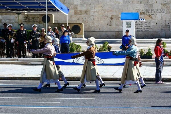 28η Οκτωβρίου: Φωτογραφίες από τη μαθητική παρέλαση στην Αθήνα