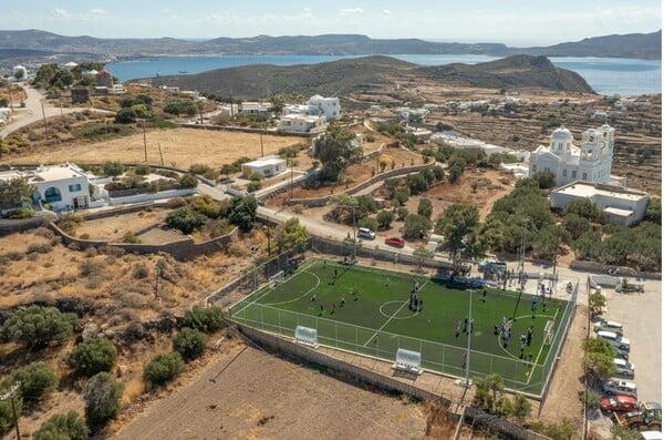 Νέο γήπεδο ποδοσφαίρου στην Τρυπητή Μήλου με τη στήριξη των Invel Real Estate και PRODEA Investments