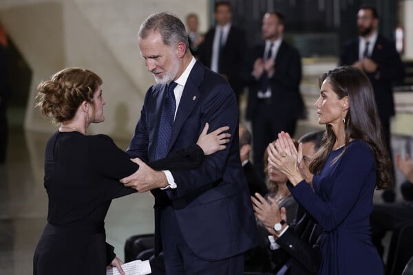 Πλημμύρες στη Βαλένθια: Εκδηλώσεις σε τεταμένο κλίμα στη μνήμη των θυμάτων, έναν χρόνο μετά