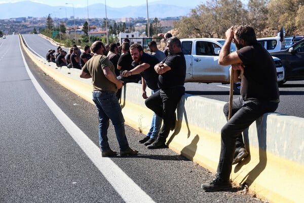 Κρήτη: «Μπλόκο» αγροτών και κτηνοτρόφων στον ΒΟΑΚ - Τι ζητούν από την κυβέρνηση