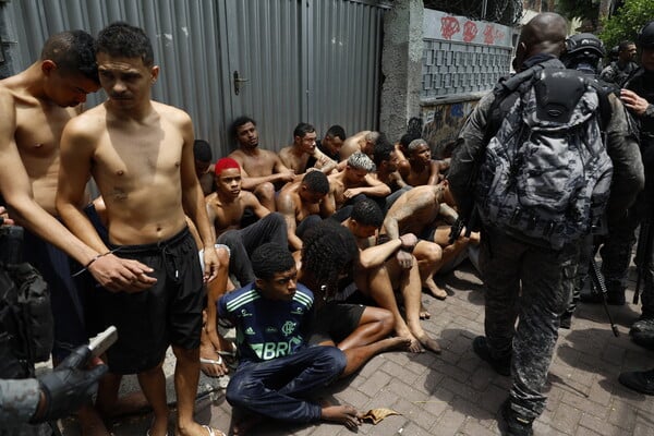 Η πιο φονική αστυνομική επιχείρηση στην ιστορία της Βραζιλίας – 64 νεκροί, σκηνές πολέμου στις φαβέλες