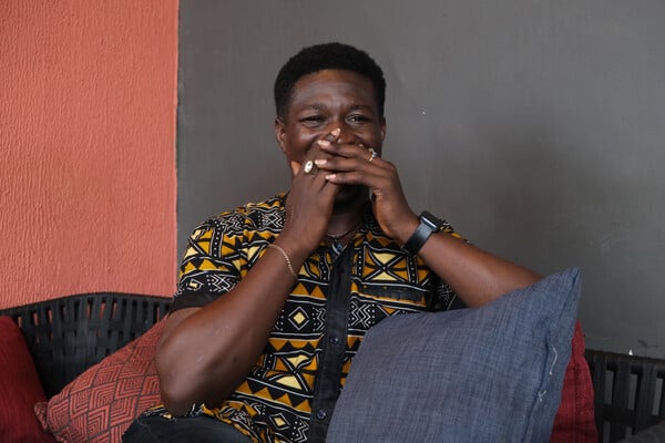 «Παγίδες» και βασανιστήρια: Οι κίνδυνοι που αντιμετωπίζουν τα ΛΟΑΤΚΙ+ άτομα στη Γκάνα