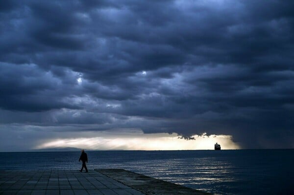 Μαρουσάκης: Aβαθές βαρομετρικό χαμηλό φέρνει νέες καταιγίδες την Παρασκευή