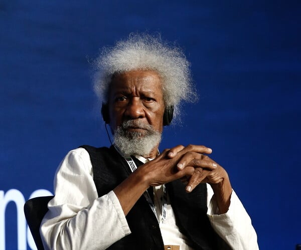 Ουόλε Σοΐνκα: Οι ΗΠΑ ανακάλεσαν τη βίζα του Νιγηριανού νομπελίστα – «Είμαι ανεπιθύμητος»