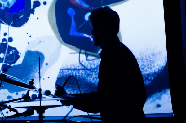 KET: «Το γεγονός ότι έχουμε καταφέρει να υπάρχουμε τόσα χρόνια είναι ένα μικρό θαύμα»