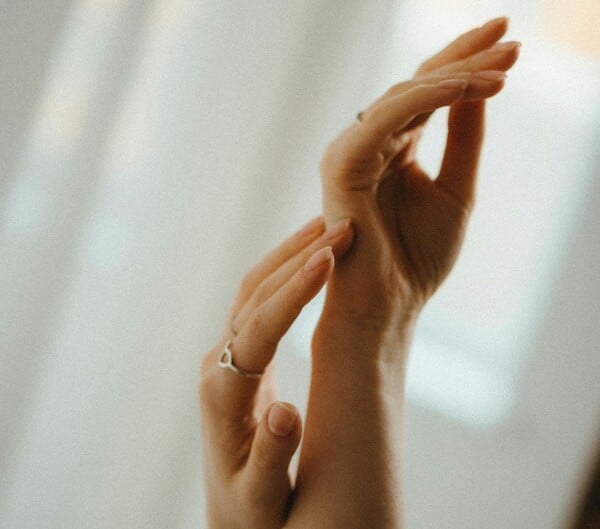 Ερυθηματώδης λύκος: Τι είναι, πώς εντοπίζεται και ποιους «απειλεί» περισσότερο