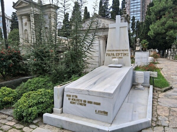 Κωνσταντινούπολη: Το ελληνικό νεκροταφείο είναι ένα αληθινό μουσείο αρχιτεκτονικής και γλυπτικής