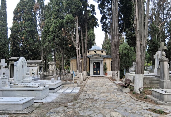 Κωνσταντινούπολη: Το ελληνικό νεκροταφείο είναι ένα αληθινό μουσείο αρχιτεκτονικής και γλυπτικής