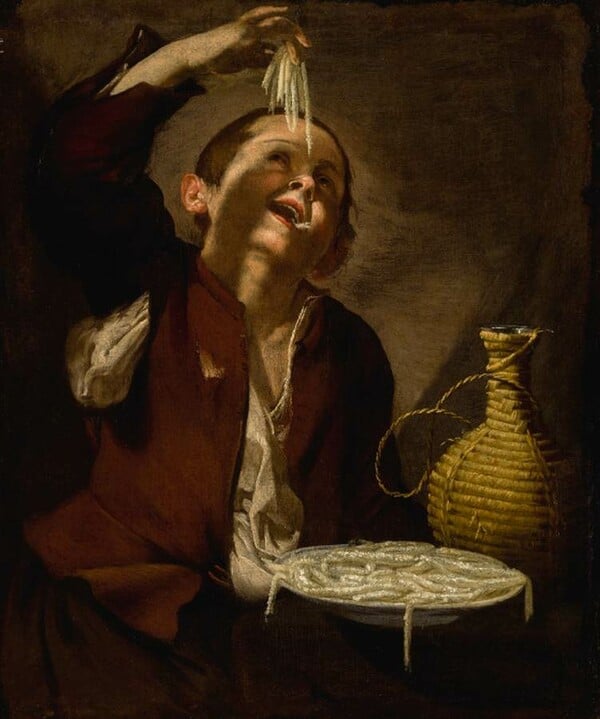 Κάποτε το να τρως μακαρόνια με τη χούφτα ήταν θέαμα του δρόμου