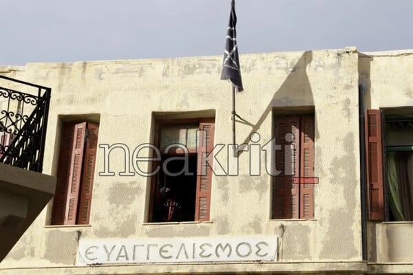 Ηράκλειο: Έξι προσαγωγές για την επίθεση με αβγά και βρισιές κατά του Μάκη Βορίδη