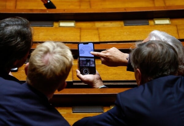 ΓΑΛΛΙΑ ΦΟΡΟΣ ΖΟΥΚΜΑΝ ΥΠΕΡΠΛΟΥΣΙΟΙ