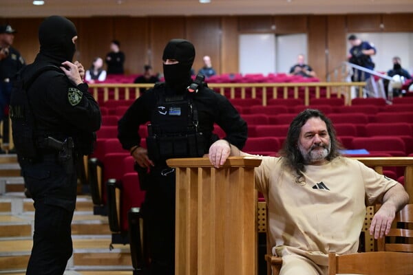 Χρυσή Αυγή: Συνεχίζεται στο Εφετείο η δίκη – Απολογούνται Παππάς, Λαγός και Κασιδιάρης