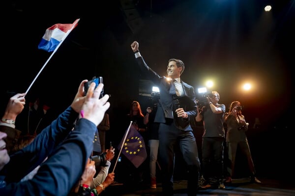 Τέλος στο πολιτικό θρίλερ στην Ολλανδία – Νίκη για το Democrats 66 του Ρομπ Γέτεν