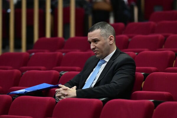 Χρυσή Αυγή: Συνεχίζεται στο Εφετείο η δίκη – Απολογούνται Παππάς, Λαγός και Κασιδιάρης