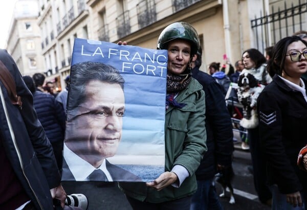 ΣΑΡΚΟΖΙ ΑΙΤΗΜΑ ΑΠΟΦΥΛΑΚΙΣΗΣ