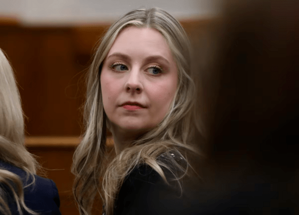 «Νόμιζα πως πέθαινα»: Η δασκάλα που πυροβόλησε 6χρονος καταθέτει