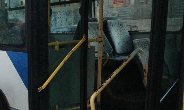 Σοβαρό τροχαίο στον Πειραιά: Λεωφορείο παρέσυρε 72χρονη - Νοσηλεύεται διασωληνωμένη