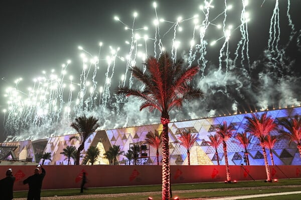 Το Μεγάλο Αιγυπτιακό Μουσείο άνοιξε με ένα υπερθέαμα από drones και πυροτεχνήματα