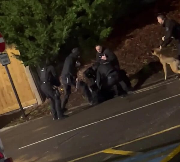 «Σκοτώστε με»: Η στιγμή που αστυνομικοί ακινητοποιούν με taser ύποπτο για την επίθεση με μαχαίρι στη Βρετανία