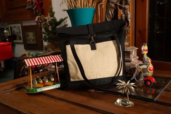 Bagblaze: Το ελληνικό brand που δίνει νέα πνοή στο vintage στυλ