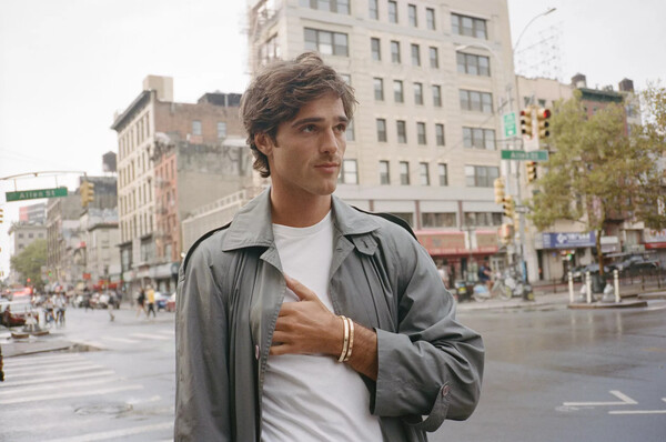 Ο Jacob Elordi φωτογραφίζεται από τη Sofia Coppola ως πρεσβευτής της Cartier