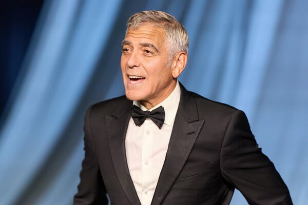 Τζορτζ Κλούνεϊ: «Ήταν λάθος να αντικαταστήσει η Κάμαλα Χάρις τον Τζο Μπάιντεν»