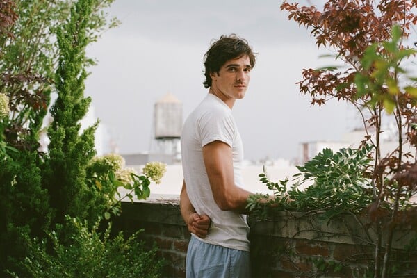 Ο Jacob Elordi φωτογραφίζεται από τη Sofia Coppola ως πρεσβευτής της Cartier