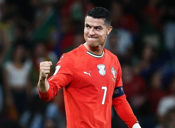 Ρονάλντο ή Μέσι; - Η αντίδραση του Πορτογάλου στο «αιώνιο» δίλημμα των φιλάθλων