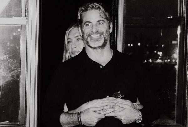 Τζένιφερ Άνιστον: «Σε αγαπώ» - Η πρώτη φωτογραφία με τον νέο σύντροφό της