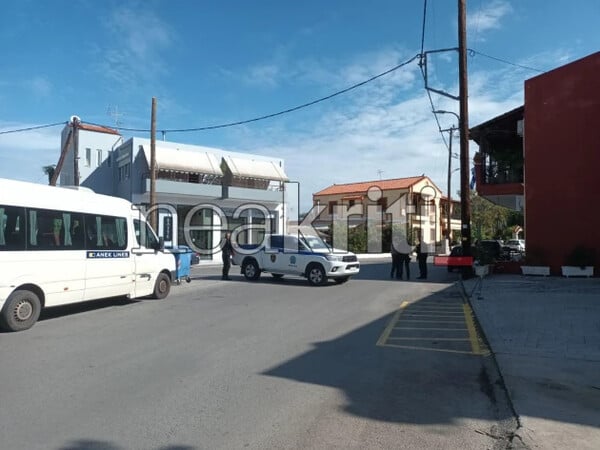 Βεντέτα στα Βορίζια: Ανιχνευτής μετάλλων, drone και ισχυρή αστυνομική παρουσία στην κηδεία της 56χρονης