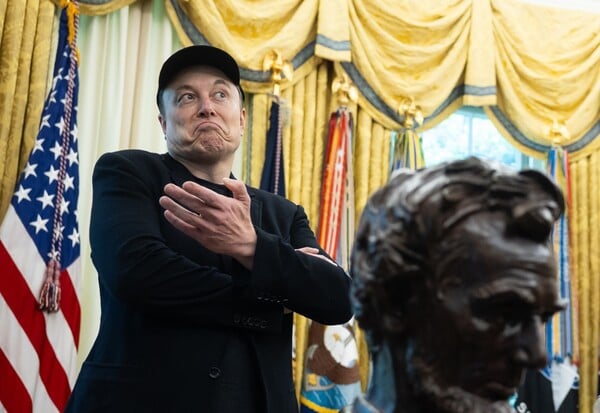 ΜΑΣΚ TESLA ΝΟΡΒΗΓΙΑ