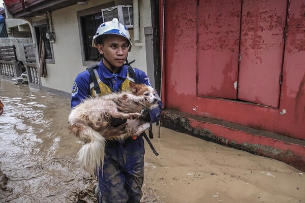 Τουλάχιστον 26 νεκροί από τον τυφώνα Kalmaegi στις Φιλιππίνες - Συνετρίβη ελικόπτερο διάσωσης
