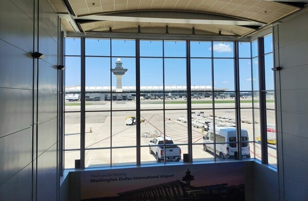 ΟΥΑΣΙΝΓΚΤΟΝ ΑΕΡΟΔΡΟΜΙΟ ΠΤΗΣΕΙΣ