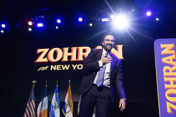 Τζέφρι Σακς στη LiFO: «Ο Μαμντάνι στέλνει μήνυμα ελπίδας έναντι του αυταρχισμού του Τραμπ»