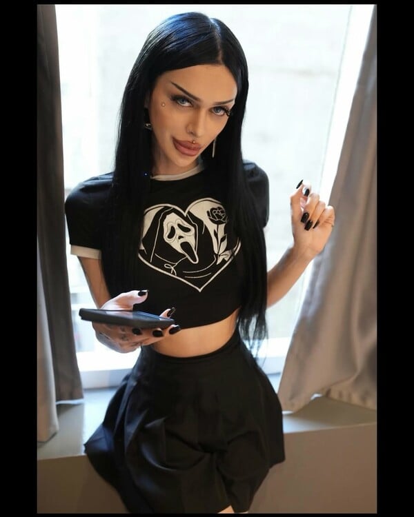 *Να γυρνάς προς το αληθινό αφού έχεις καεί από το ωραίο/ από τον Πάνο Μιχαήλ