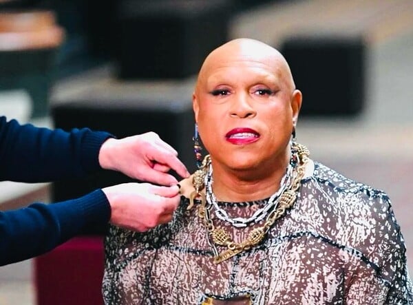 *Να γυρνάς προς το αληθινό αφού έχεις καεί από το ωραίο/ από τον Πάνο Μιχαήλ