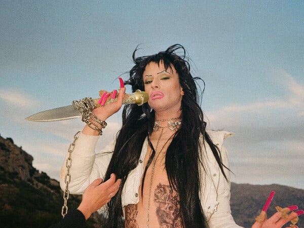 *Να γυρνάς προς το αληθινό αφού έχεις καεί από το ωραίο/ από τον Πάνο Μιχαήλ