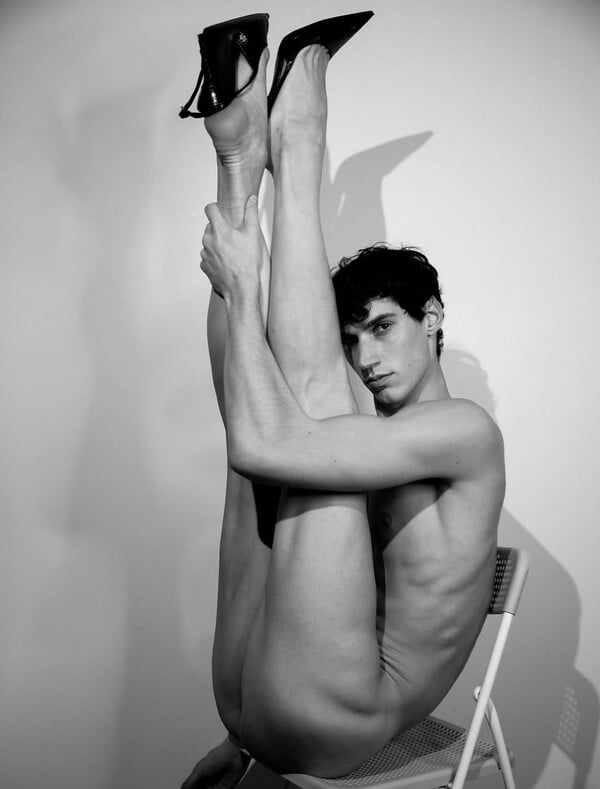 *Να γυρνάς προς το αληθινό αφού έχεις καεί από το ωραίο/ από τον Πάνο Μιχαήλ