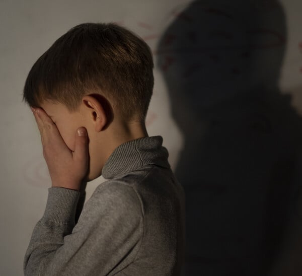 Αγγλία: Σχεδόν το 30% των πολιτών κακοποιήθηκαν ως παιδιά