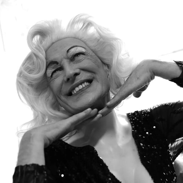 *Να γυρνάς προς το αληθινό αφού έχεις καεί από το ωραίο/ από τον Πάνο Μιχαήλ