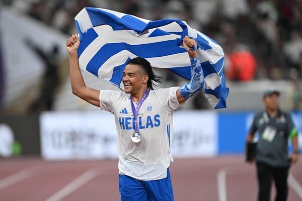 Εμμανουήλ Καραλής: Πολλοί είναι δίπλα σου στα μετάλλια, στο χειροκρότημα και στη λάμψη, αλλά μετά οι προβολείς σβήνουν