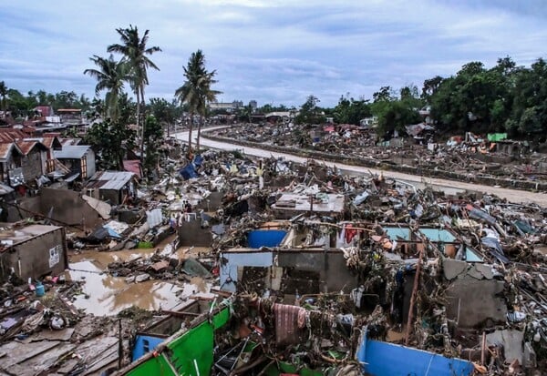 ΦΙΛΙΠΠΙΝΕΣ ΝΕΚΡΟΙ ΤΥΦΩΝΑΣ