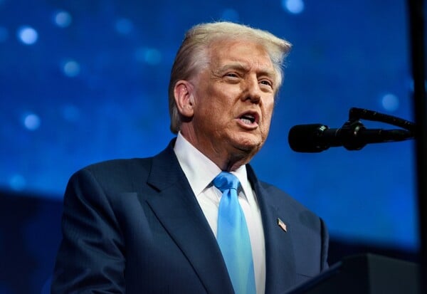 ΤΡΑΜΠ ΑΝΤΙΔΡΑΣΗ ΜΑΜΝΤΑΝΙ