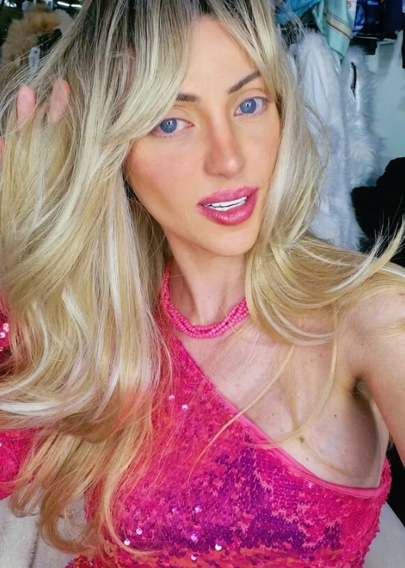 Νεκρή influencer από τη Βραζιλία γνωστή και ως «Ανθρώπινη Barbie» - «Ύποπτη» η υπόθεση, λένε οι αρχές