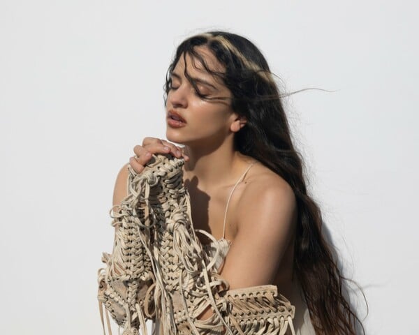 H Rosalia «έπαθε» Björk