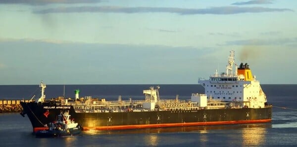 Πειρατές επιτέθηκαν σε ελληνόκτητο τάνκερ ανοικτά της Σομαλίας - Πέντε Έλληνες στο πλήρωμα