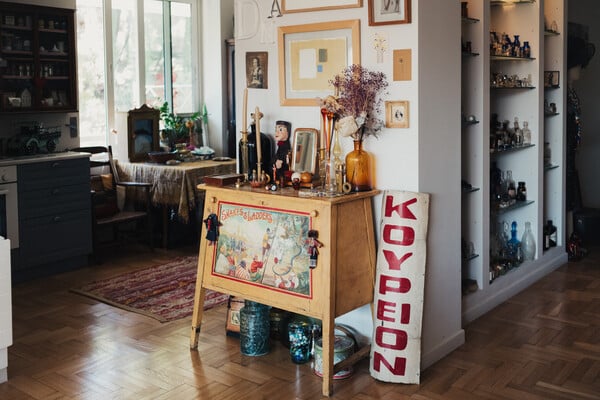 Ο παράδεισος των ευτελών / Ένα διαμέρισμα που κάνει τα ευτελή να μοιάζουν πολύτιμα