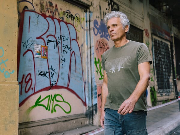 ΕΠΕΞ Γιάννης Φάγκρας: «Το μικρόβιο της απληστίας μπορεί να μας κάνει όλους κανίβαλους»